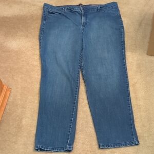 Gloria Vanderbilt Straight-Leg Jeans in Mid Blue Wash